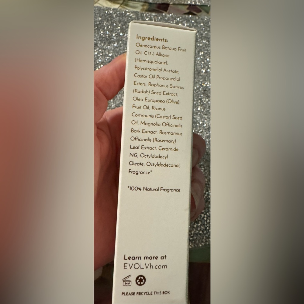 EVOLVh Glossing Hair Oil - Picture 7 of 16